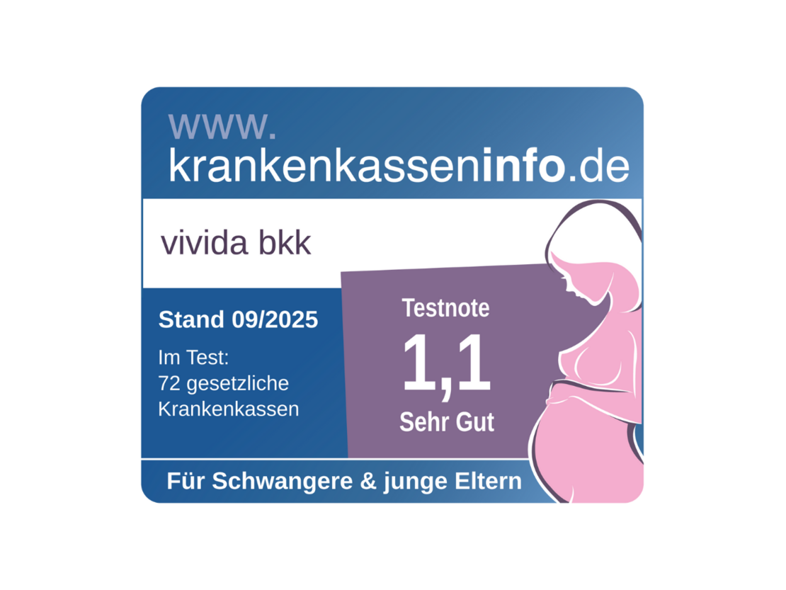 Eine Grafik mit der Website "krankenkasseninfo.de" und einer Testnote von 1,1 (Sehr Gut) für die Vivida BKK. Enthält den Text "Für Schwangere & junge Eltern" und den Umriss einer schwangeren Frau.